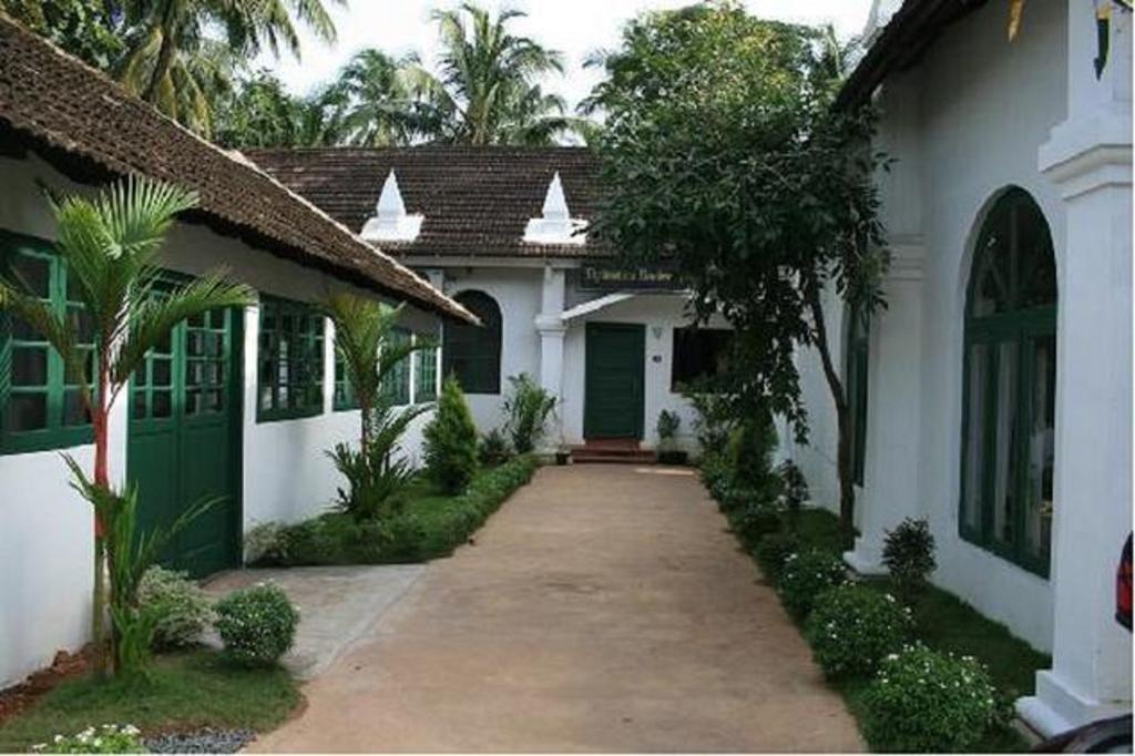 Elphinstone Residency Bed & Breakfast Kochi Exterior photo