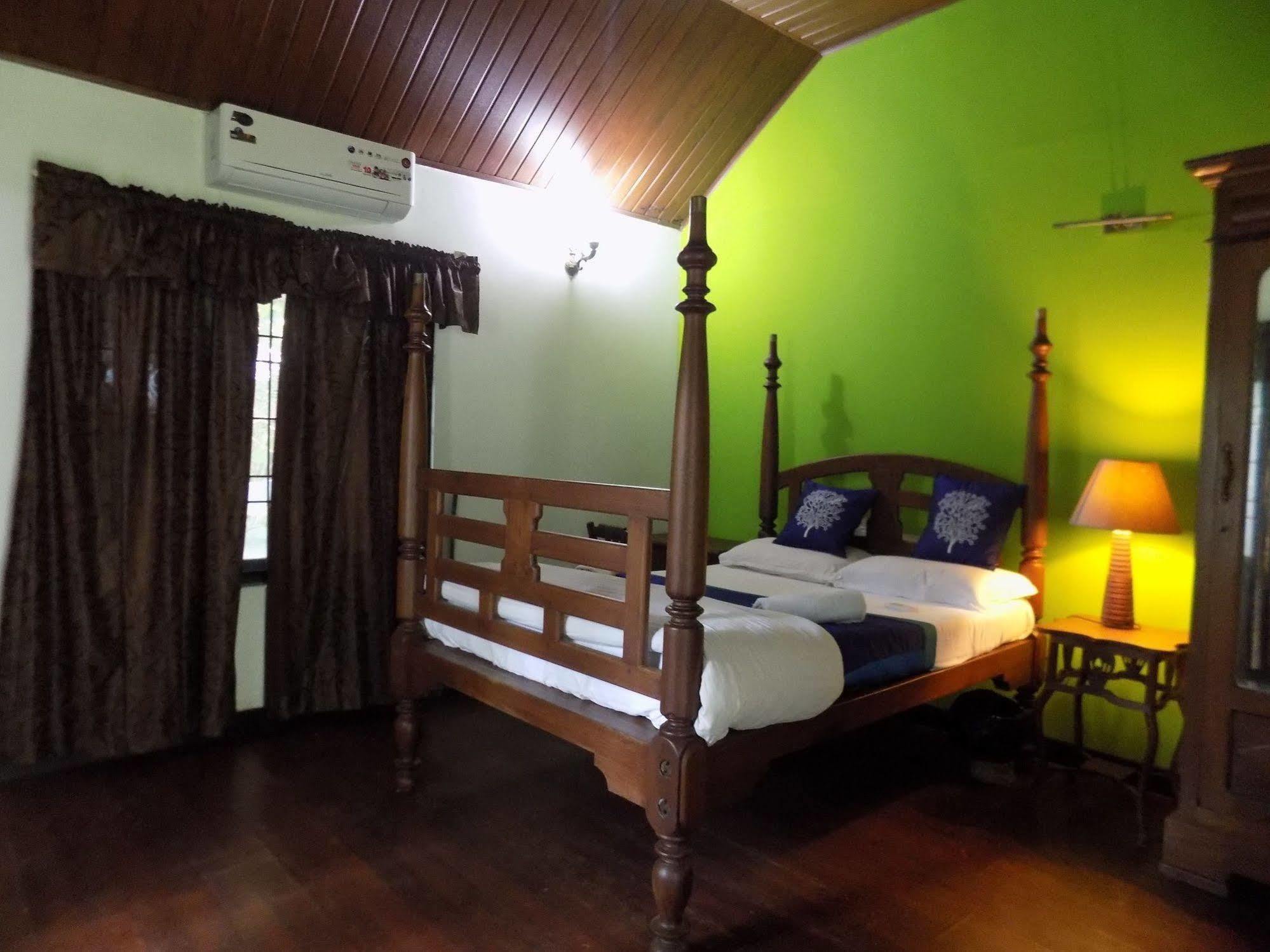 Elphinstone Residency Bed & Breakfast Kochi Exterior photo