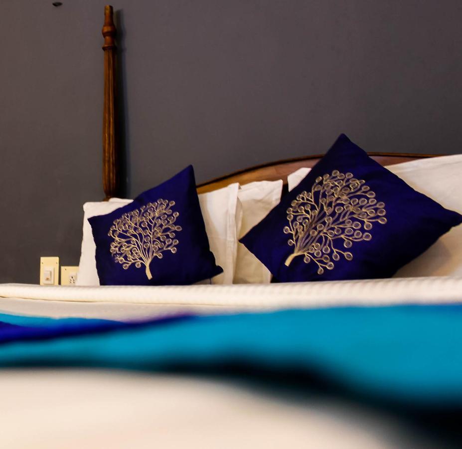 Elphinstone Residency Bed & Breakfast Kochi Exterior photo